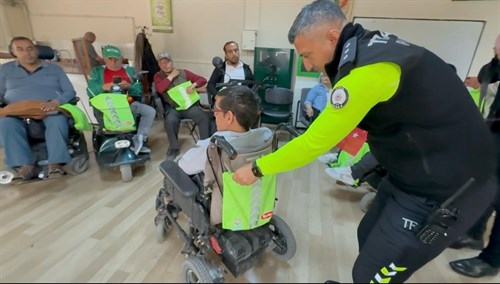 "Engelleri Sevgiyle Aşıyoruz" Trafik Denetleme Şube Müdürlüğümüzden Gönüllere Dokunan Ziyaret